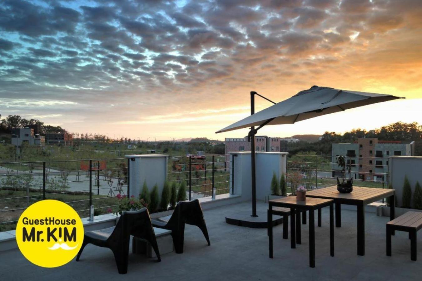 Incheon Airport Mr Kim Guest House Экстерьер фото